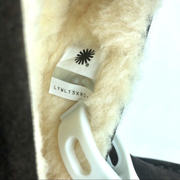 Like New Ascot Slippers - Picture 12 of 14